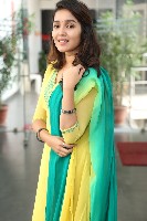 Anikha Surendran Gallery